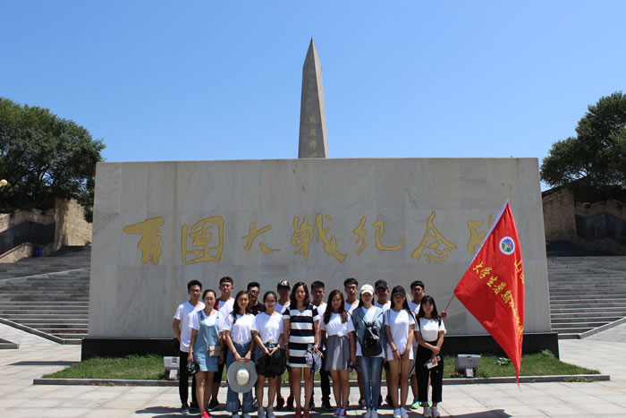beat365英国官网暑期社会实践团在百团大战纪念馆.JPG
